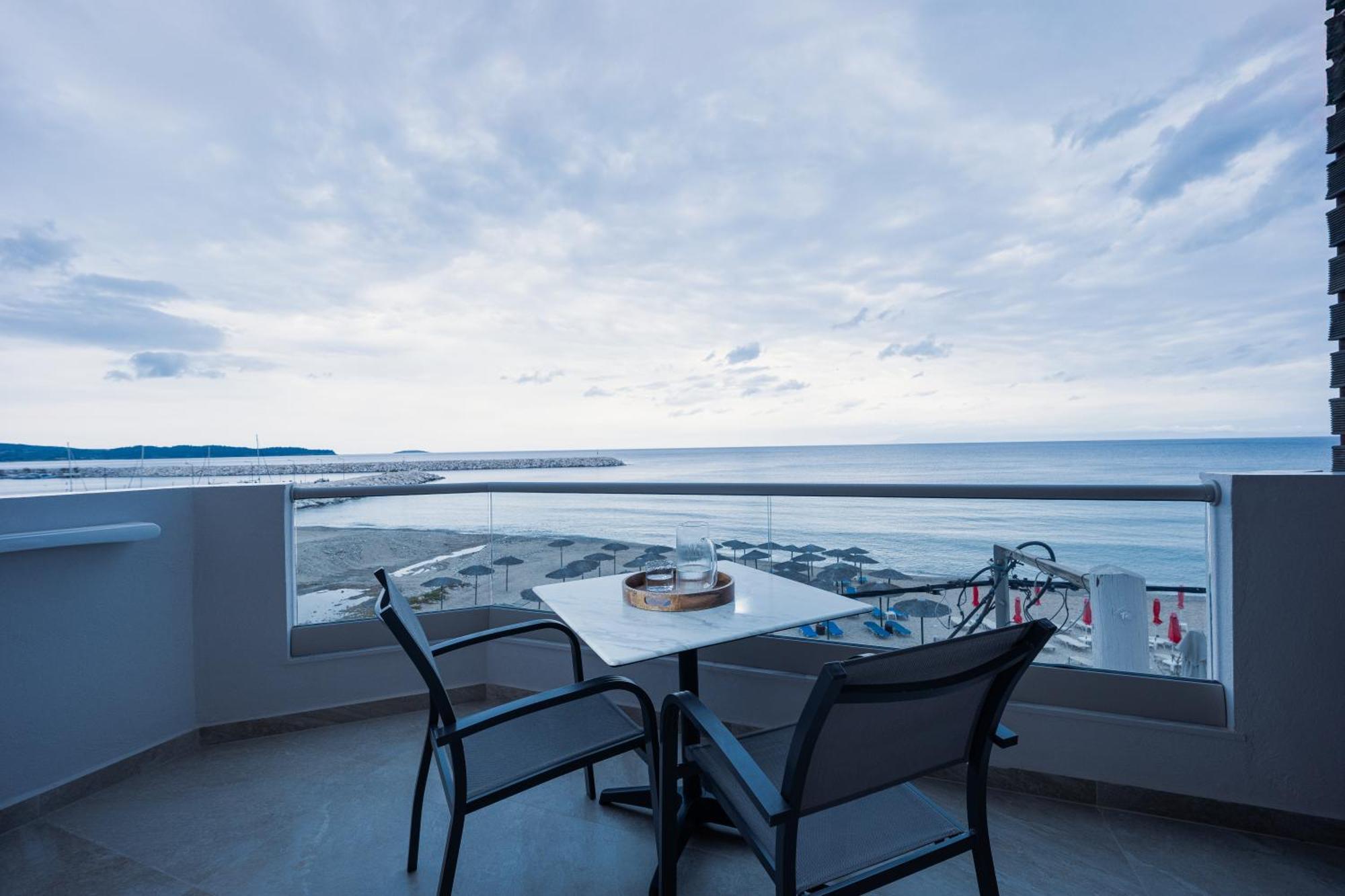 Anna Beach Suites Limenaria  Extérieur photo